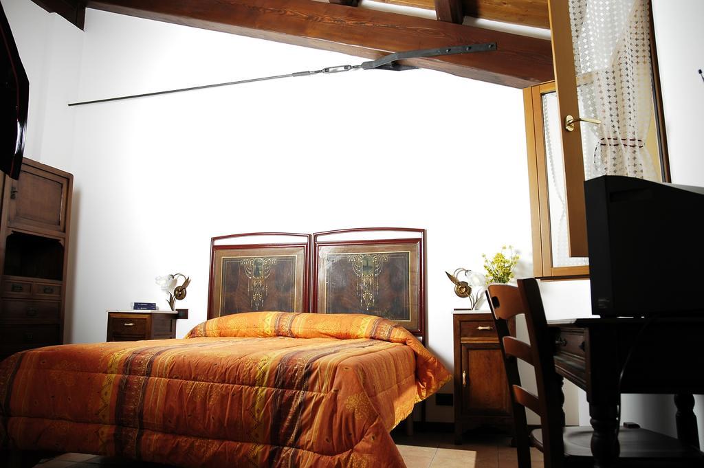 Gasthaus Briciola Di Sole Grottammare Zimmer foto